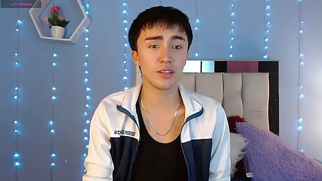 santi-fabulous online show from 3, 12, 2024