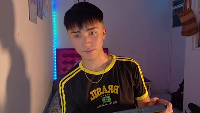 santi-fabulous online show from 18, 12, 2025