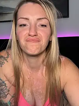Snapshot of MaggieMayI89 chatting on 17, 7, 2026 MaggieMayI89 online show from 17, 7, 2026