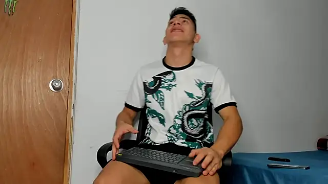 andrew rose  online show from 5, 12, 2025