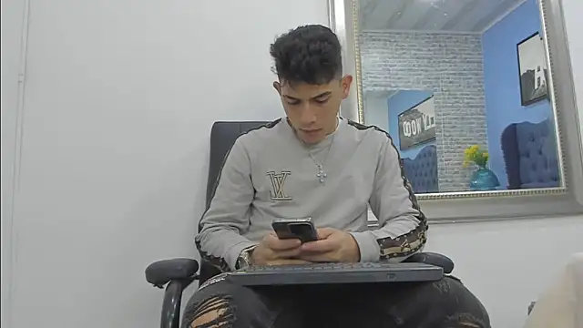 andrew rose  online show from 9, 10, 2025