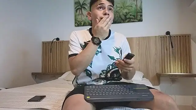 andrew rose  online show from 20, 10, 2025