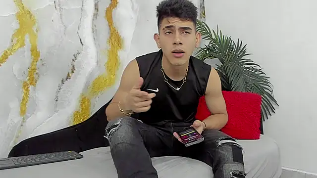 andrew rose  online show from 19, 9, 2025