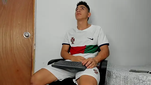 andrew rose  online show from 26, 11, 2025