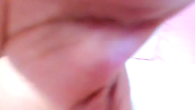 Snapshot of Elianissquirt chatting on 31, 10, 2025 Elianissquirt online show from 31, 10, 2025