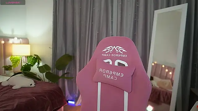 Snapshot of Lala_Land_ chatting on 8, 3, 2025 Lala Land online show from 8, 3, 2025