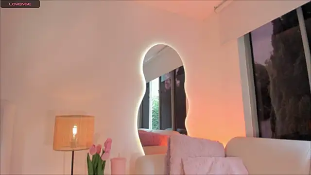 Megan-holly online show from 5, 11, 2025