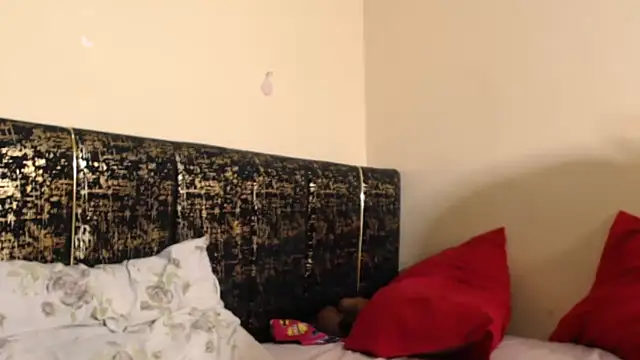 Missthigh online show from 5, 4, 2026