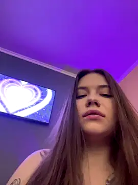 Snapshot of Vikki_toriya chatting on 23, 11, 2025 Vikki toriya online show from 23, 11, 2025