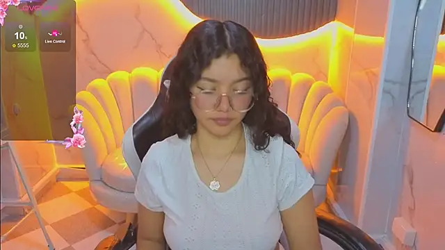 victoria castillo b online show from 7, 11, 2025