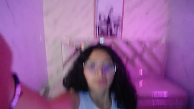 victoria castillo b online show from 13, 3, 2025