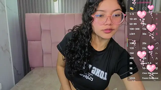 victoria castillo b online show from 17, 12, 2025