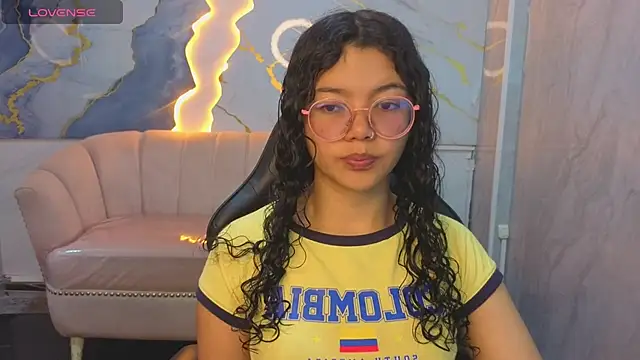 victoria castillo b online show from 26, 3, 2026