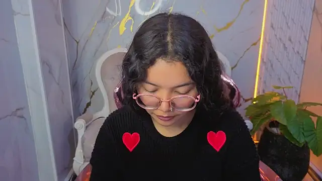 victoria castillo b online show from 23, 3, 2026