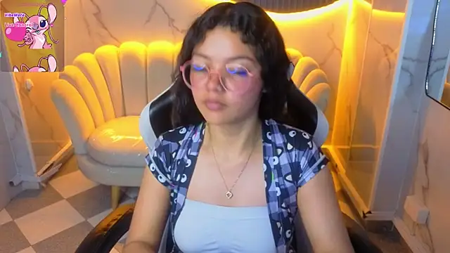 victoria castillo b online show from 2, 3, 2026