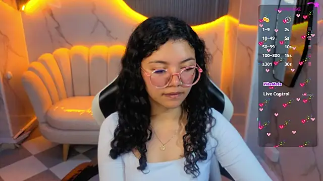 victoria castillo b online show from 25, 2, 2026