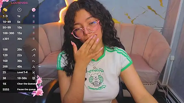 victoria castillo b online show from 19, 3, 2026