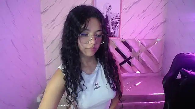 victoria castillo b online show from 13, 3, 2025