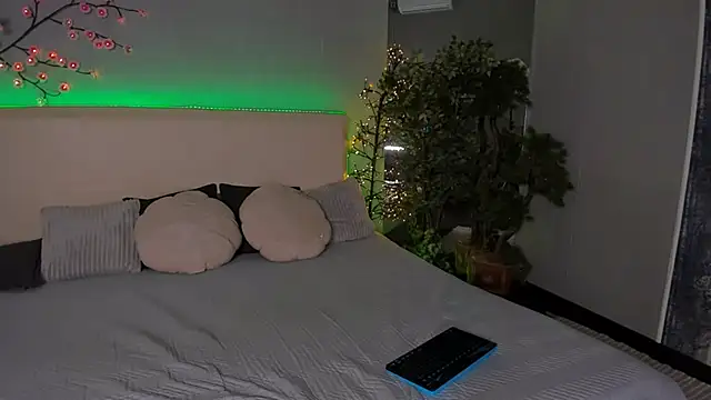 MonaSteele online show from 6, 3, 2026