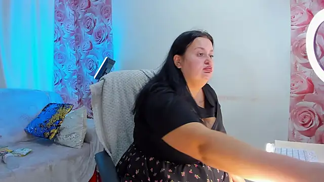 MonaSteele online show from 12, 9, 2025