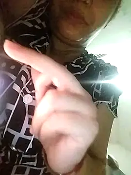 Snapshot of _sonal_sharma chatting on 3, 10, 2025 sonal sharma online show from 3, 10, 2025