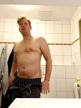 MArciQuarky online show from 11, 9, 2025