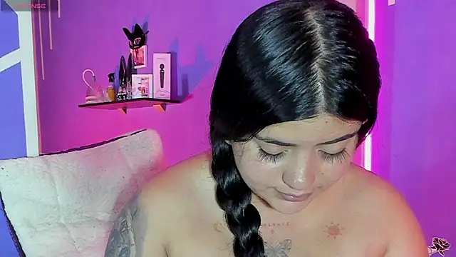 Alexa Espinoza online show from 19, 2, 2025