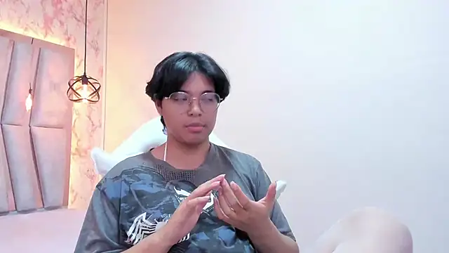 Emmapark  online show from 12, 3, 2025