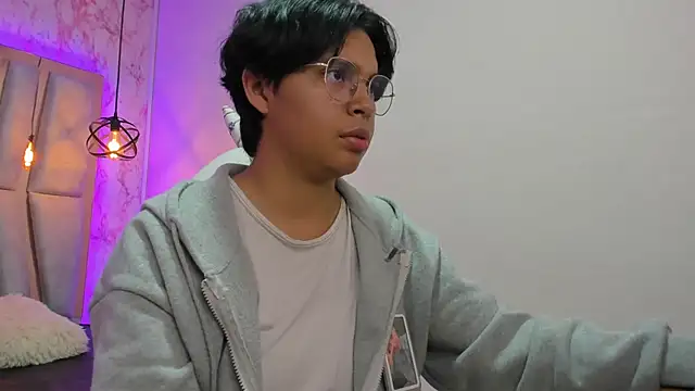 Emmapark  online show from 11, 3, 2025