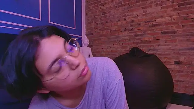 Emmapark  online show from 3, 11, 2025