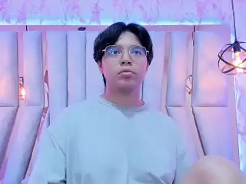 Emmapark  online show from 26, 2, 2025