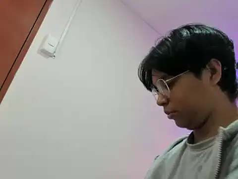 Emmapark  online show from 25, 2, 2025