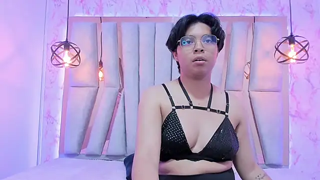 Emmapark  online show from 11, 3, 2025