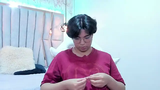 Emmapark  online show from 5, 3, 2025