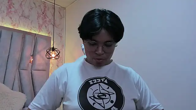 Emmapark  online show from 4, 3, 2025