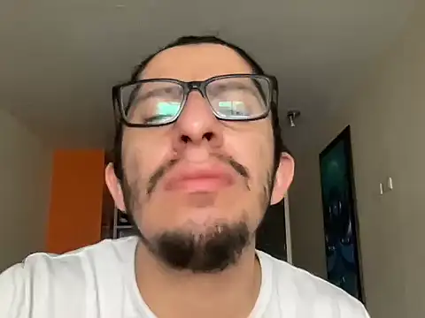 Snapshot of littlelatinhunter chatting on 5, 2, 2026 littlelatinhunter online show from 5, 2, 2026