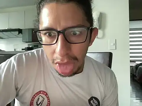 littlelatinhunter online show from 8, 1, 2026