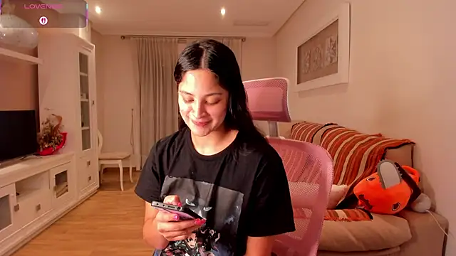 bella apont online show from 10, 10, 2025