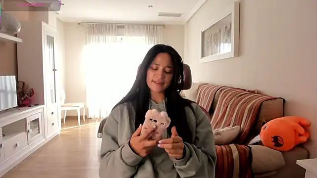 bella apont online show from 23, 11, 2025