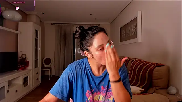 bella apont online show from 11, 9, 2025