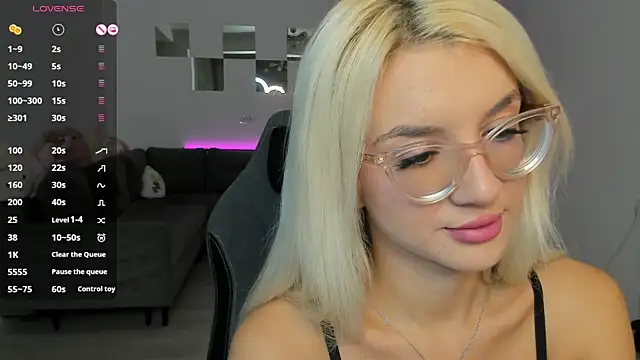 LovelyBianca online show from 8, 10, 2025