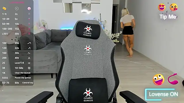 LovelyBianca online show from 17, 10, 2025