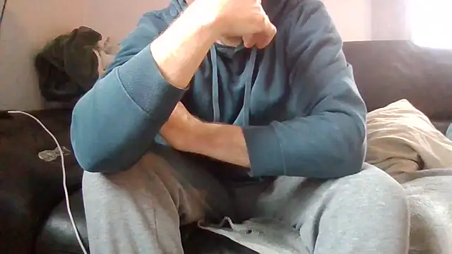 Snapshot of Au_plaisir_des_femmes chatting on 5, 2, 2026 Au plaisir des femmes online show from 5, 2, 2026