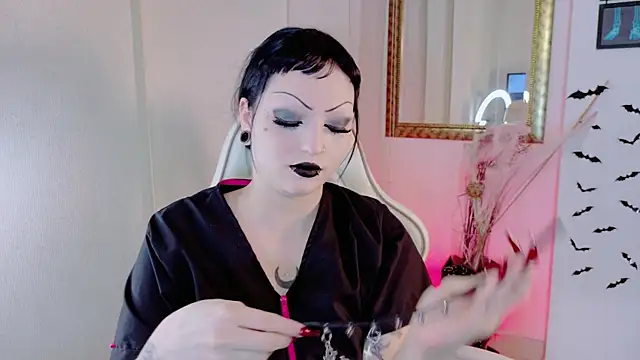 Madison Jackson online show from 23, 4, 2026