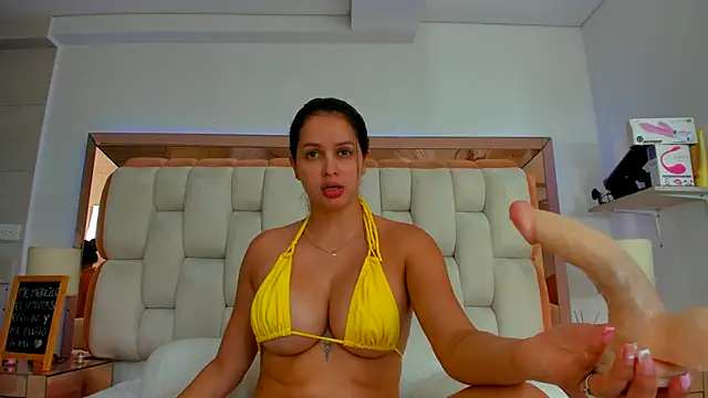 emilyparkerr01 online show from 8, 3, 2025