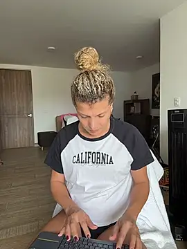 Georgiafox online show from 16, 11, 2025