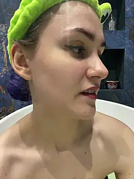 Erotic Synth Goddess online show from 24, 2, 2025