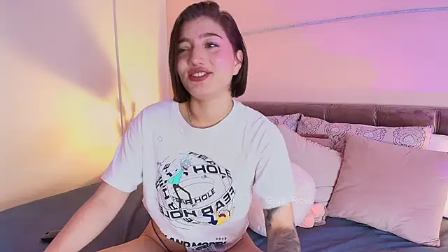 Giaa Ross online show from 5, 3, 2025