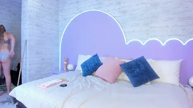 Giaa Ross online show from 8, 1, 2026