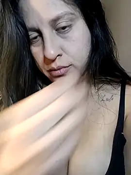 whitegirl0122 online show from 21, 3, 2025